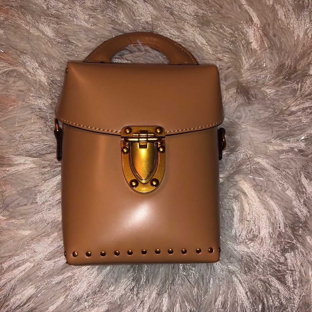 SLNGHR BAG